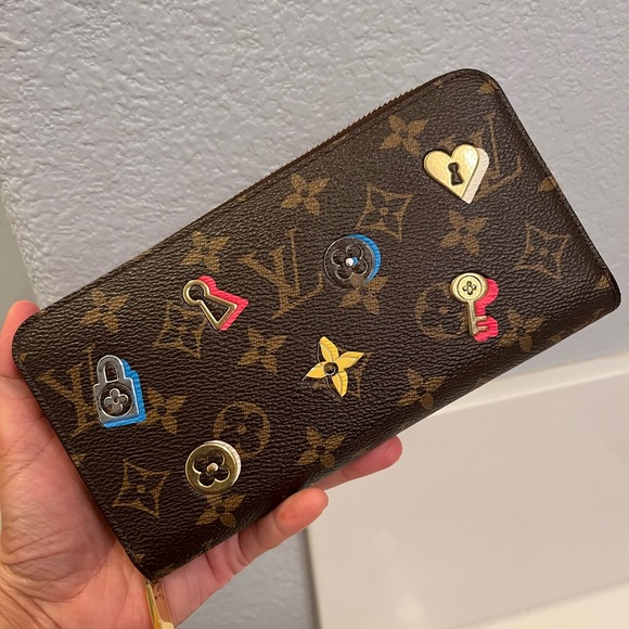 Louis Vuitton Handbags - 🎀 Louis Vuitton Love Lock Zippy Wallet